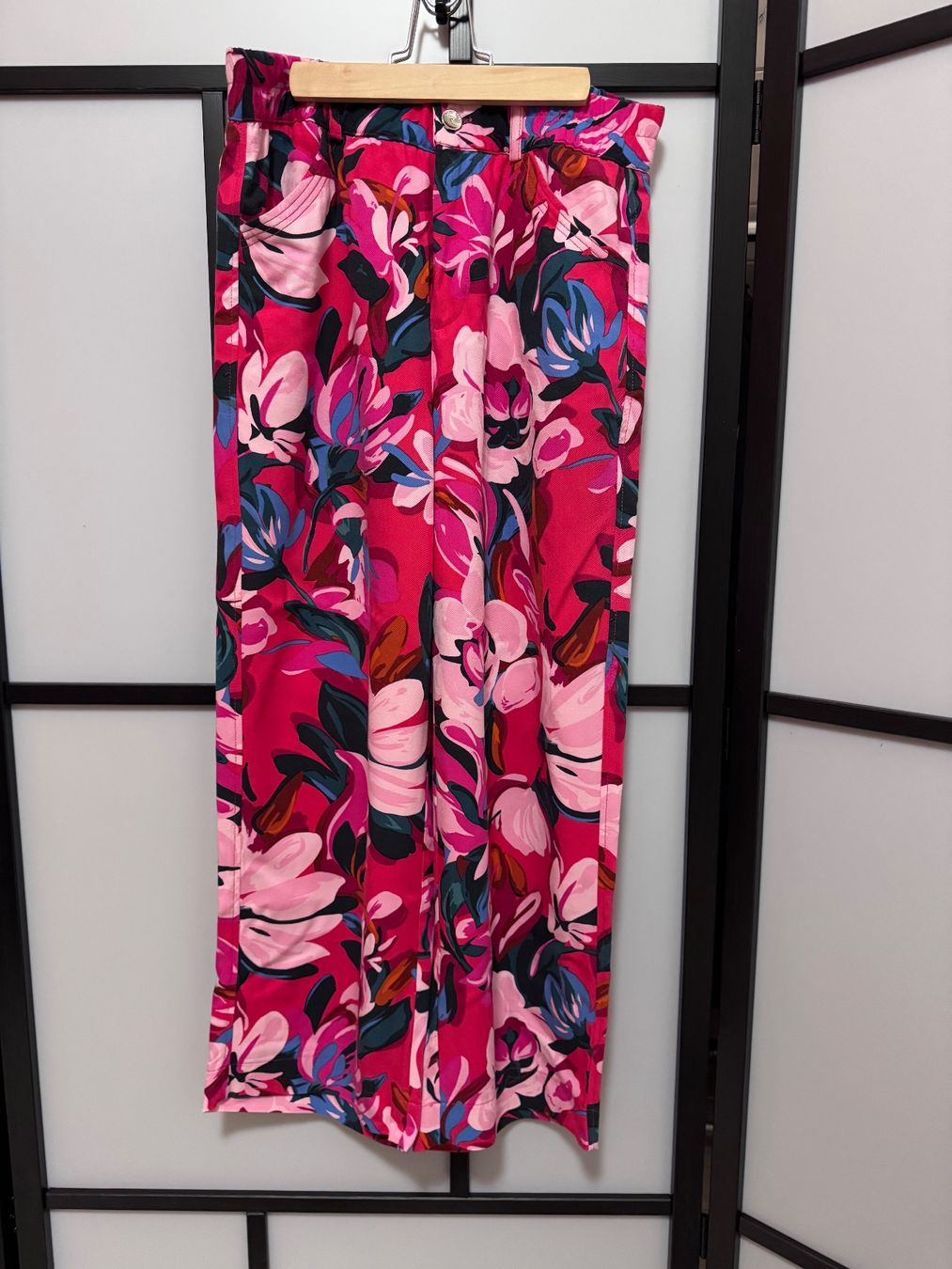 Pantaloni: Sommerliche Hose mit Blumenmuster, Grösse 38 – Usato da Eichberg venduto da OanaB