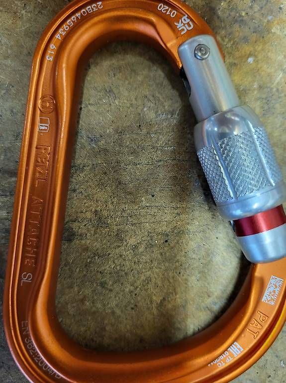 Matériel de grimpe: Karabiner  – D'occasion à Dotzigen par Manuel028 1