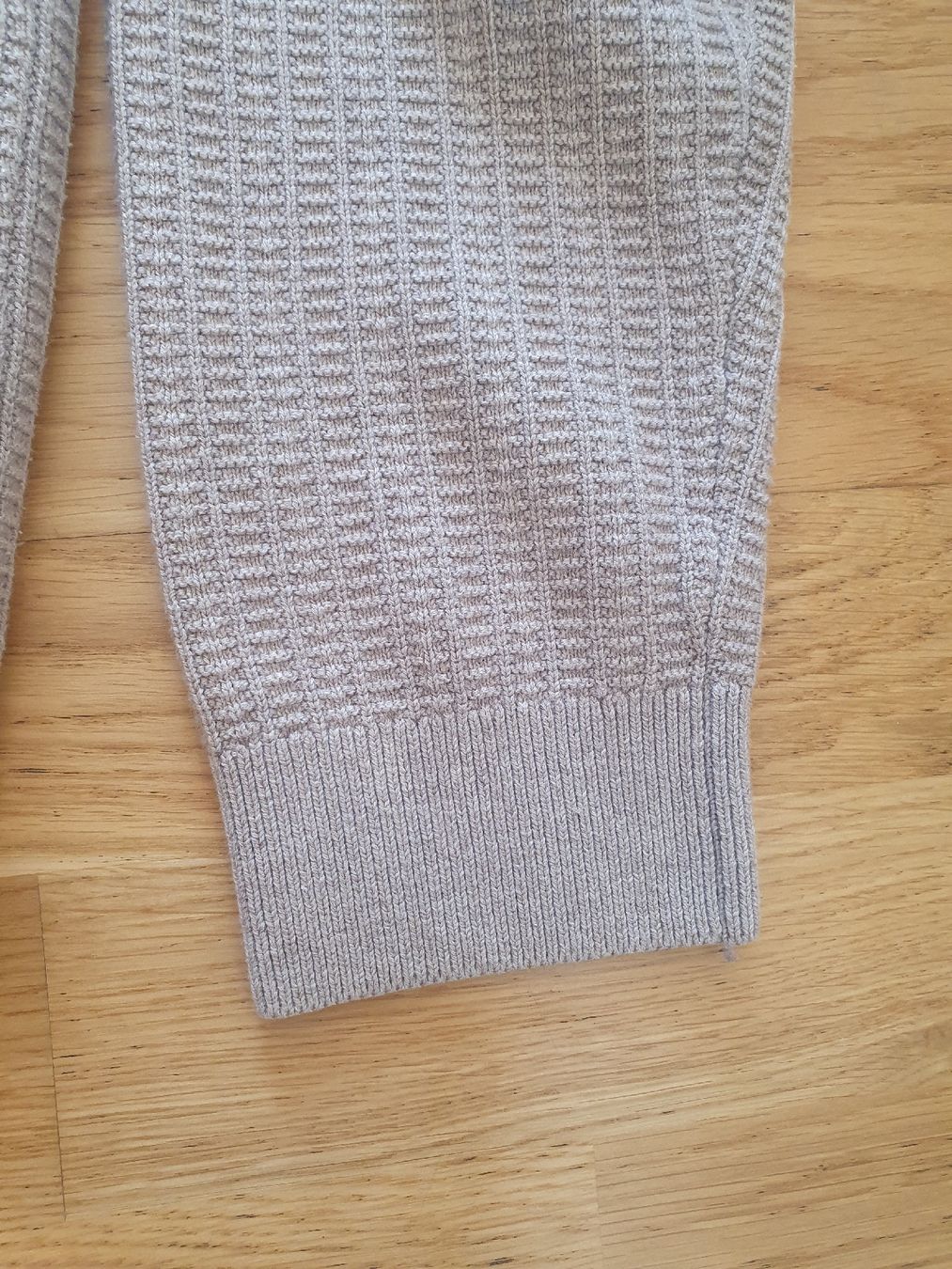 H&M Maglioni & Felpe: H&M Herren Strickpullover, Grösse M, Top Zustand! – Usato da Moosseedorf venduto da Sonnenschein.. 4