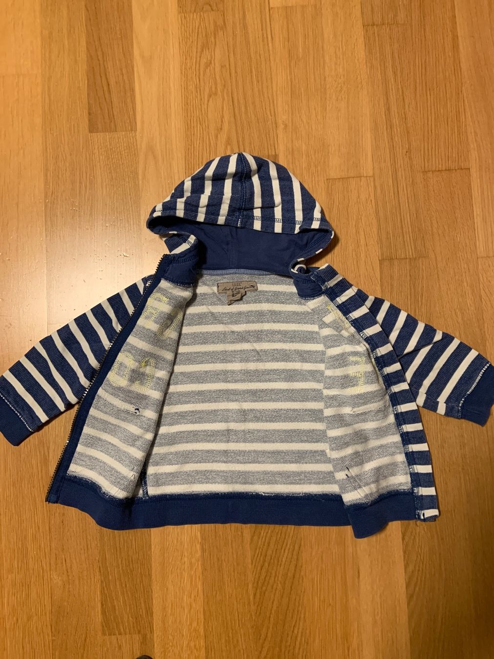 Maglioni & Felpe: Kinder Zipper / Kapuzenpullover Gr. 92 – Usato da Zürich venduto da bur_6jq9 2