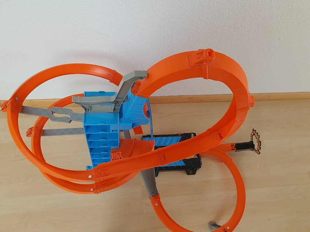 Giocattoli: Hot Wheel Himmel Crash Turm – Usato da Waltenschwil venduto da ginola_23 2