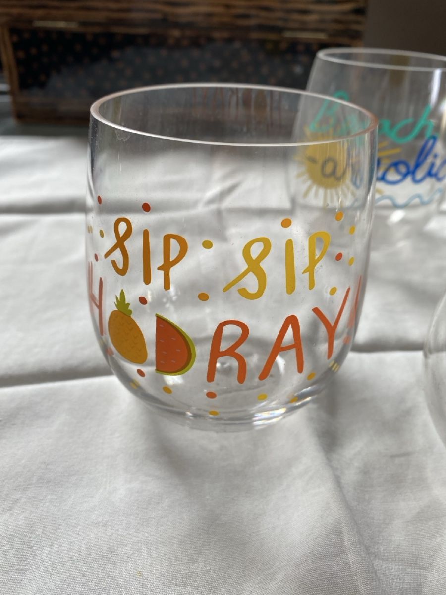 Bicchieri: Summer Themed Plastic Wine Glasses Set, 4x, New – Nuovo e nell'imballaggio originale da Buttikon SZ venduto da Maxwelltime 3
