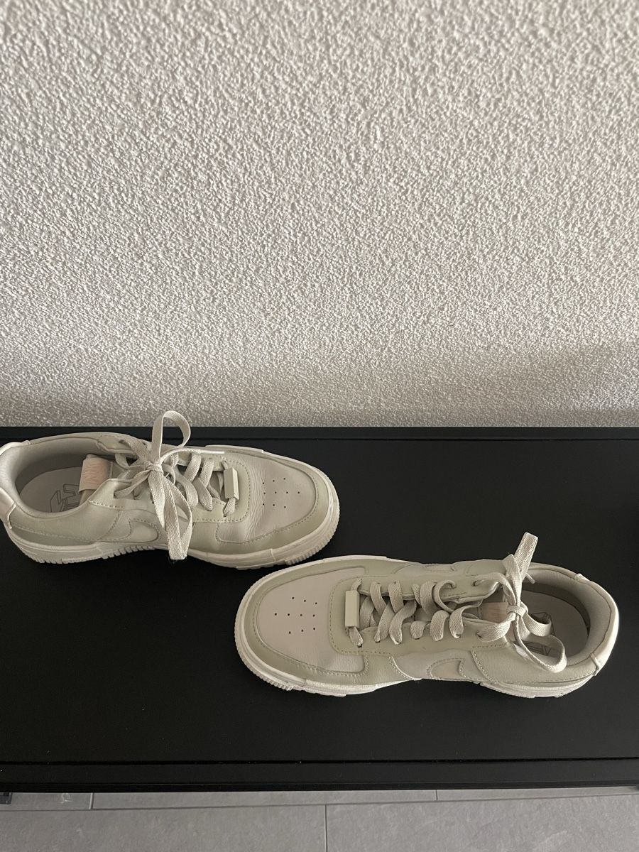 Nike Scarpe da donna: NIKE Sneaker, Grösse 38, Farbe grün – Usato da Oberdiessbach venduto da ram_b26k 1