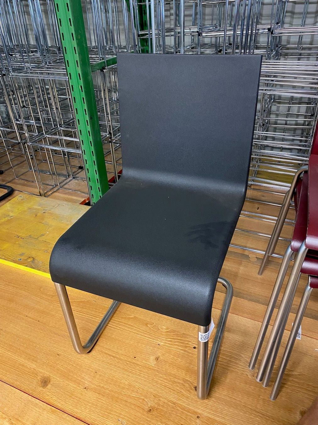 Vitra Sedie: Vitra 0.5 schwarz – Usato da Zürich venduto da Zapro