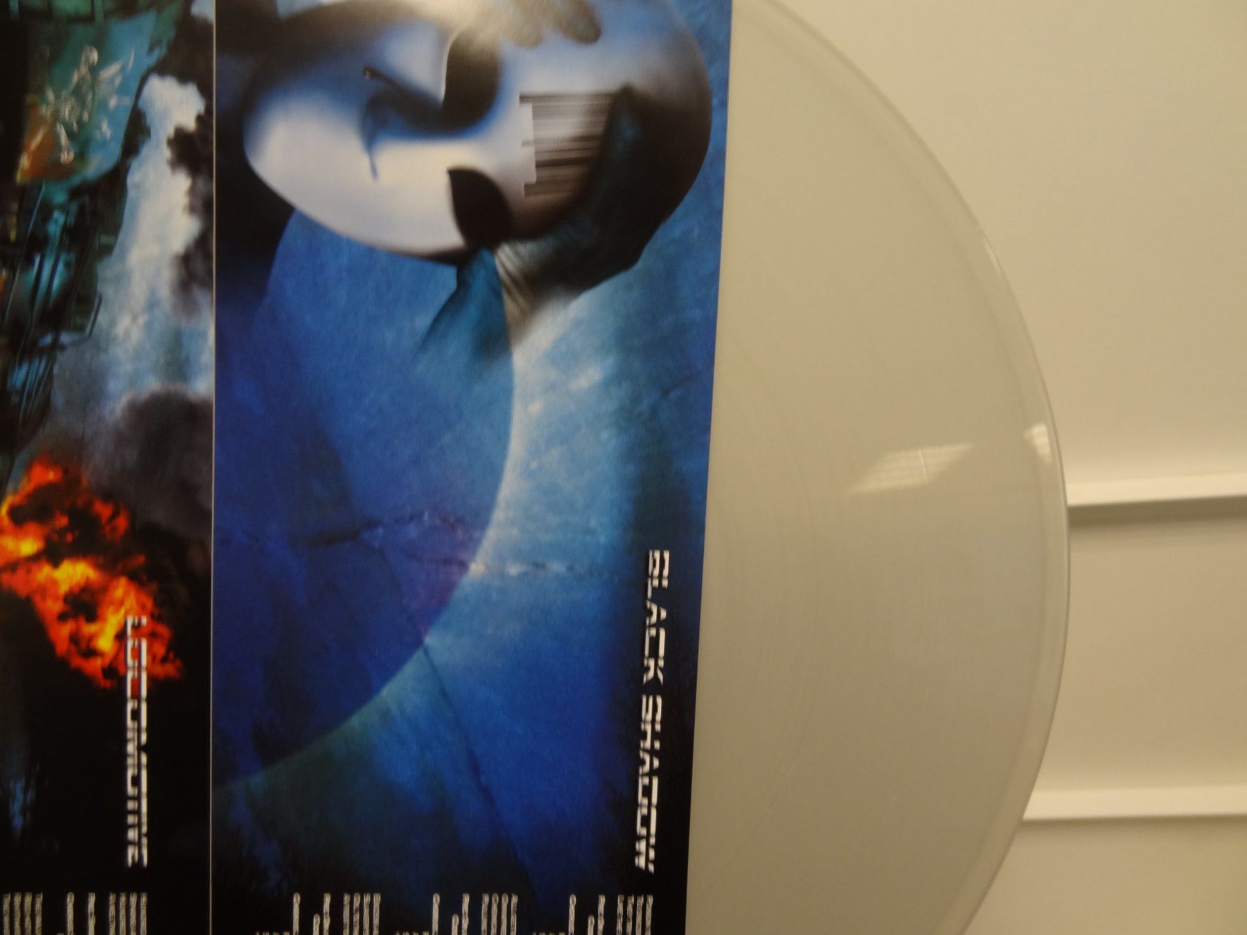 Dischi in vinile: Running Wild - Shadowmaker Clear Vinyl, Limited – Usato da luzern venduto da musicandart 3