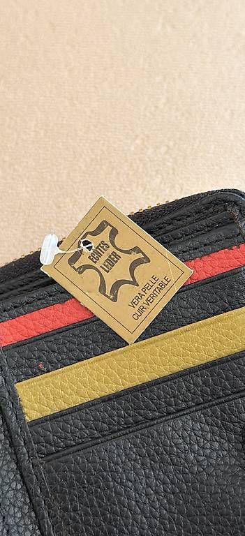 Portamonete: Porte-monnaie  – Nuovo e nell'imballaggio originale da Montreux venduto da Memecita 2