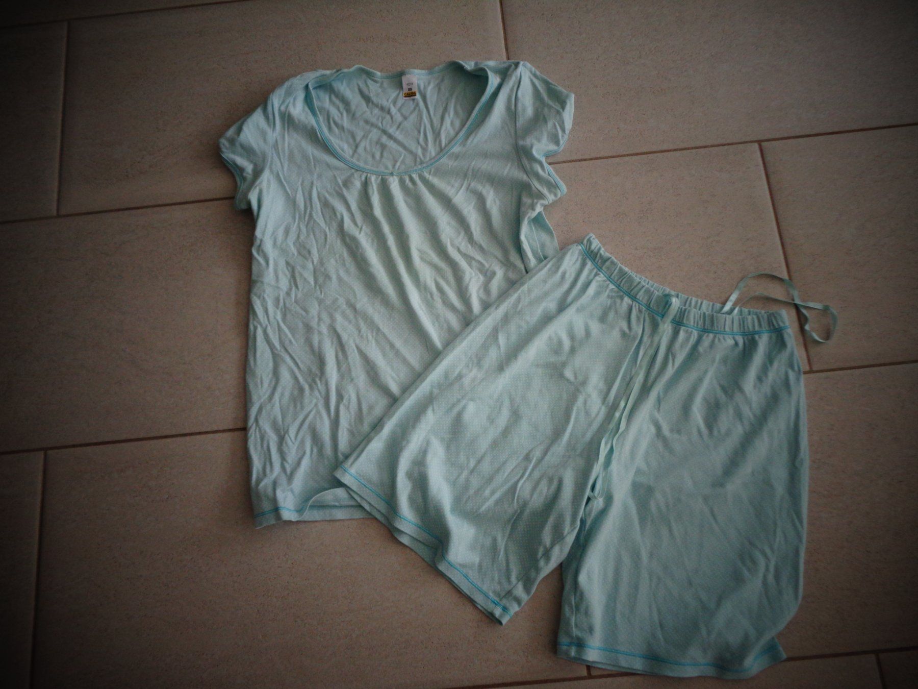 Calida Negligees & Pigiami: CALIDA PYJAMA GR.XXS/32-34 – Usato da Rotkreuz venduto da Samballi