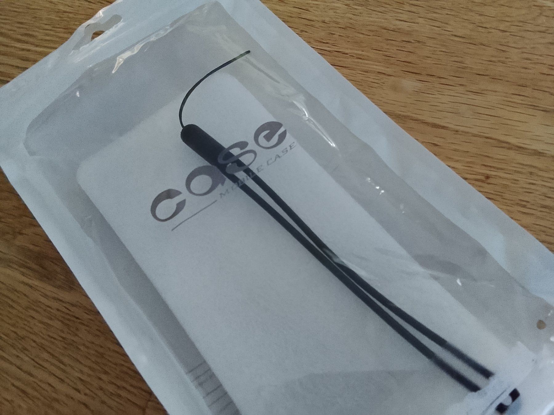 Cover & Protezioni schermo: Bracelet/attache pour coque smartphone, NEUF – Nuovo e nell'imballaggio originale da Le Mont-sur-Lausanne venduto da picachu1052 1