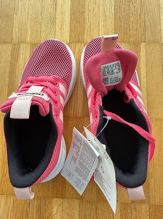 Adidas Chaussures filles: Adidas Schuhe, Grösse 28 – Neuf (Voir description) à St. Gallen par Bhallo01