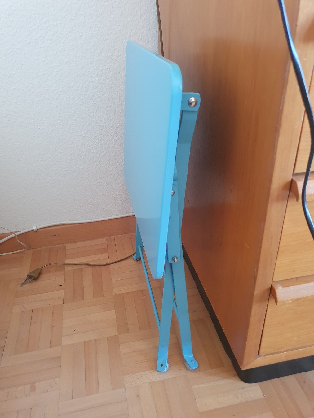 Tavoli: Metalltischli, Beistelltischli blau – Usato da Luzern venduto da carmona. 5