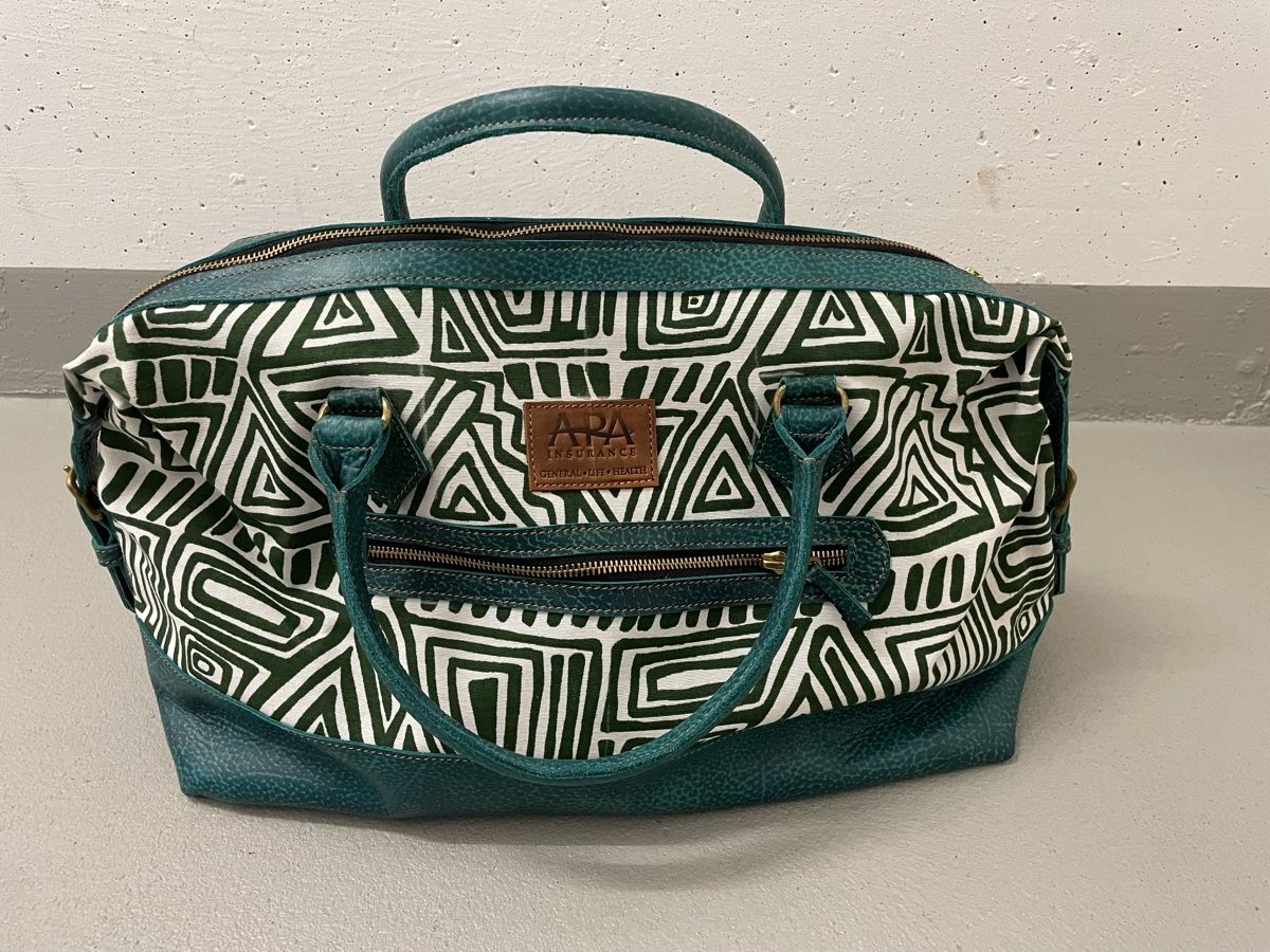 Borse: Travel bag 30x50 cm NEW – Nuovo e nell'imballaggio originale da Männedorf venduto da iza04