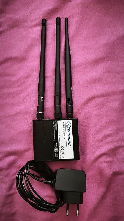 Modems & Routeurs: Teltonika RUT240 LTE Router – D'occasion à Solothurn par Uherbert