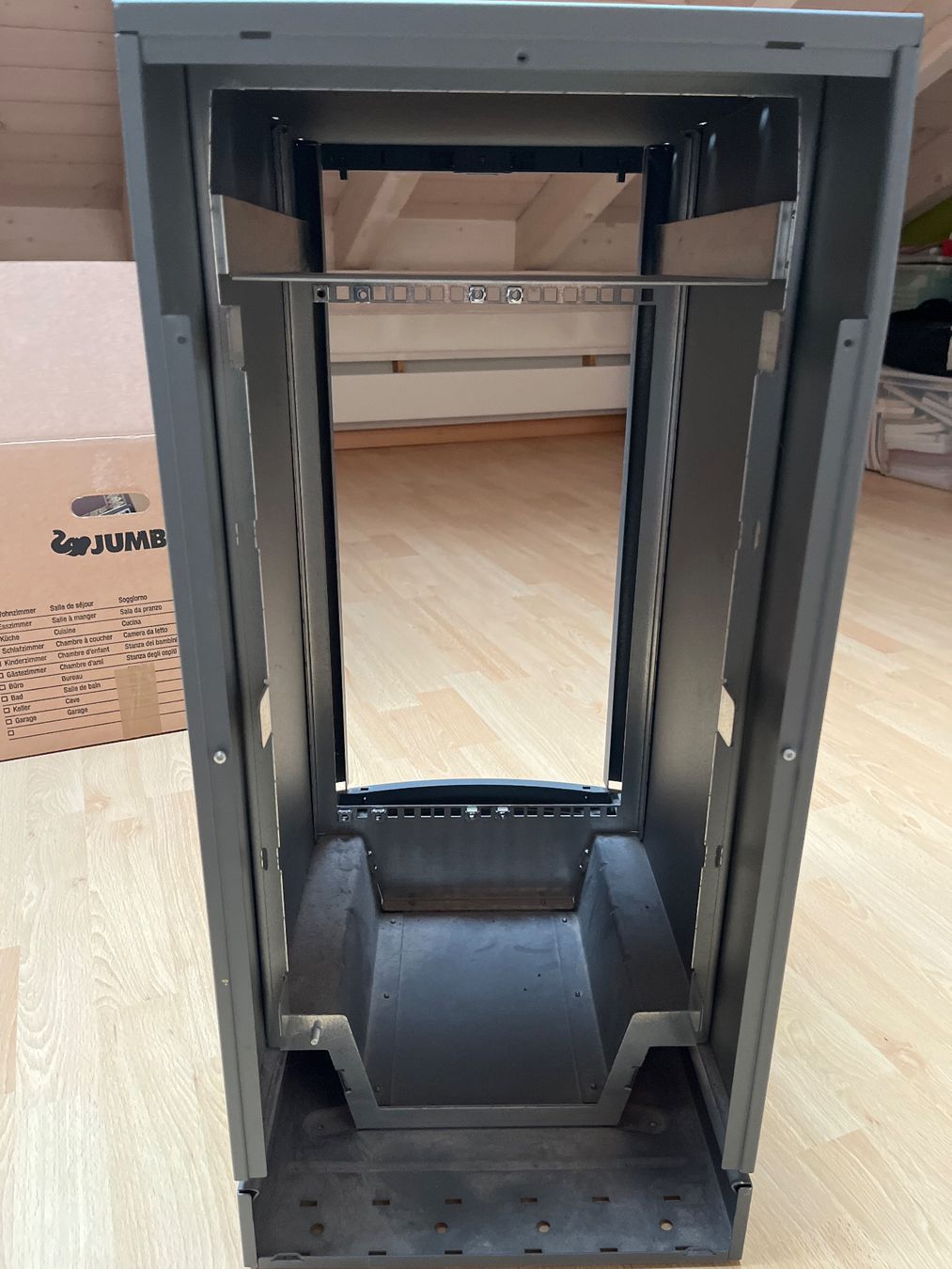 Racks & Cavalletti: R&M Schäfer IT-Systeme - 19“ Switch Rack vertikal – Usato da Altdorf UR venduto da Spetruzzi 2