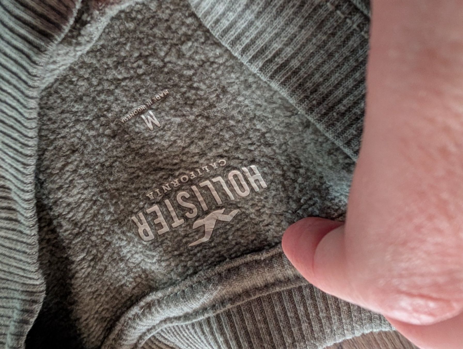 Hollister Maglioni & Felpe: Hollister sweater, size M – Usato da Zermatt venduto da msz_nb9h 1