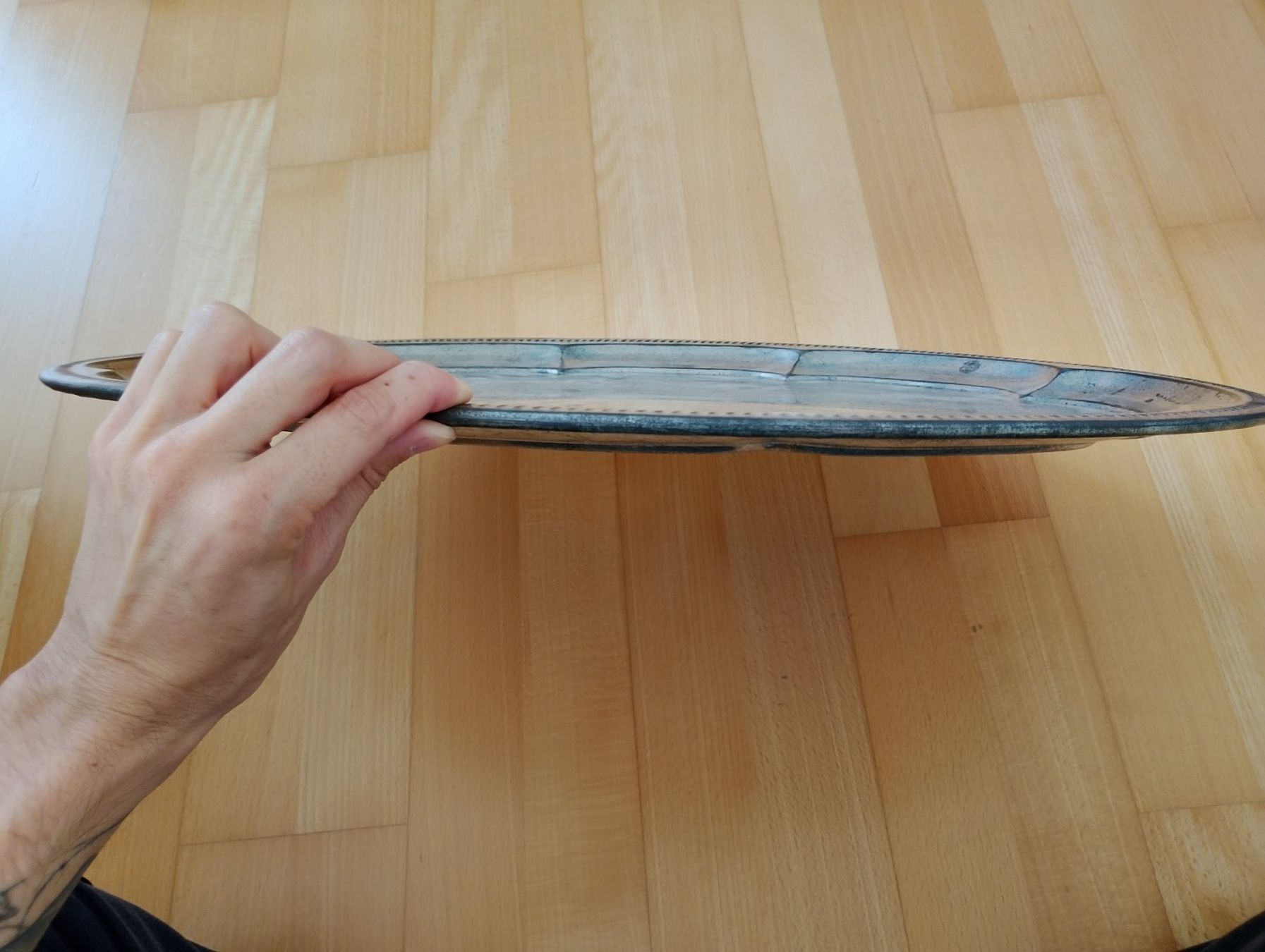 Servierplatten: Servierplatte aus Blech – Gebraucht aus Ehrendingen von 2Guagua2 2