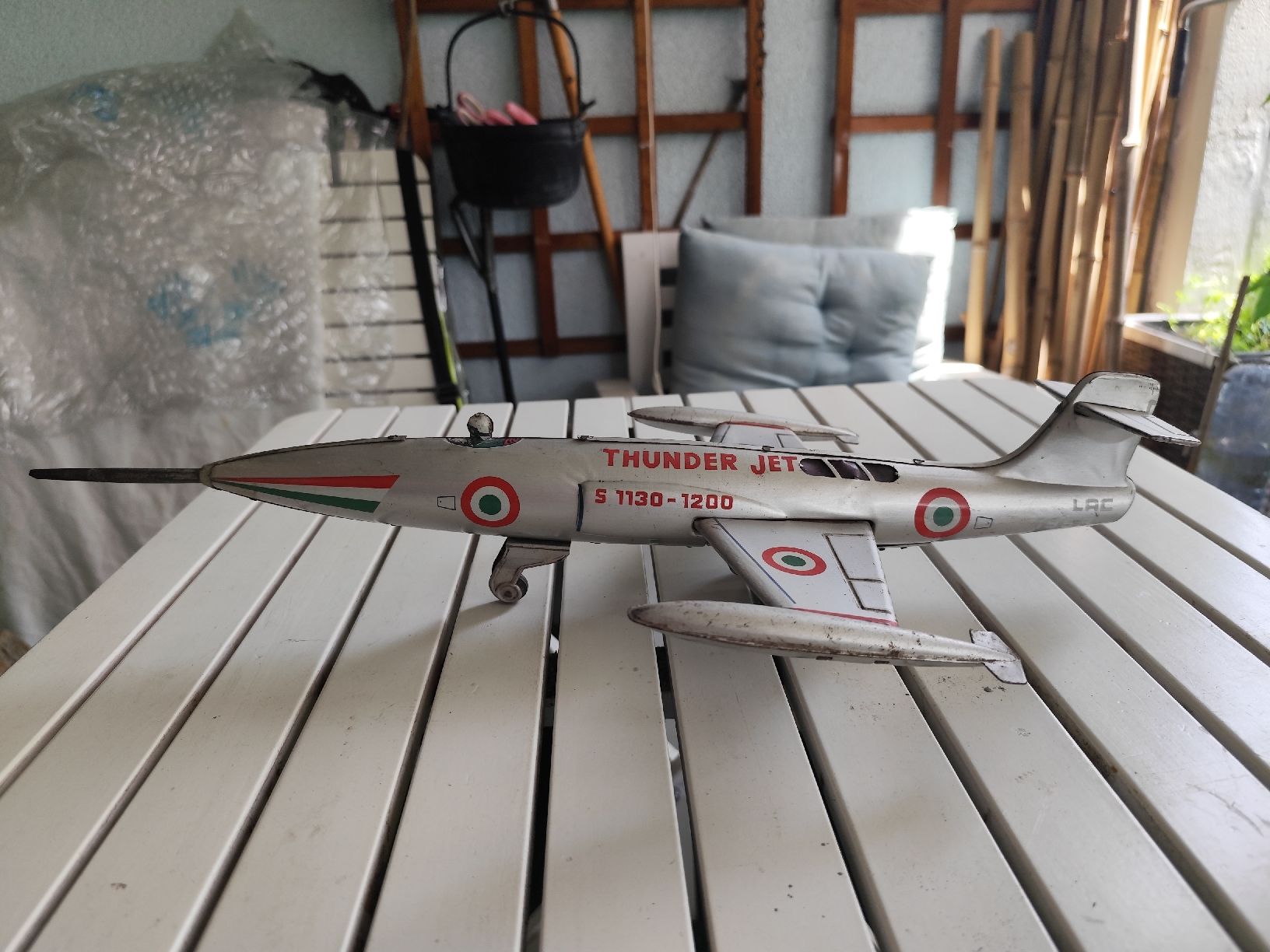 Kit di modellismo & Modellini statici: uralter Blech THUNDER JET S1130-1200 – Usato da minusio venduto da bierbrauer 1