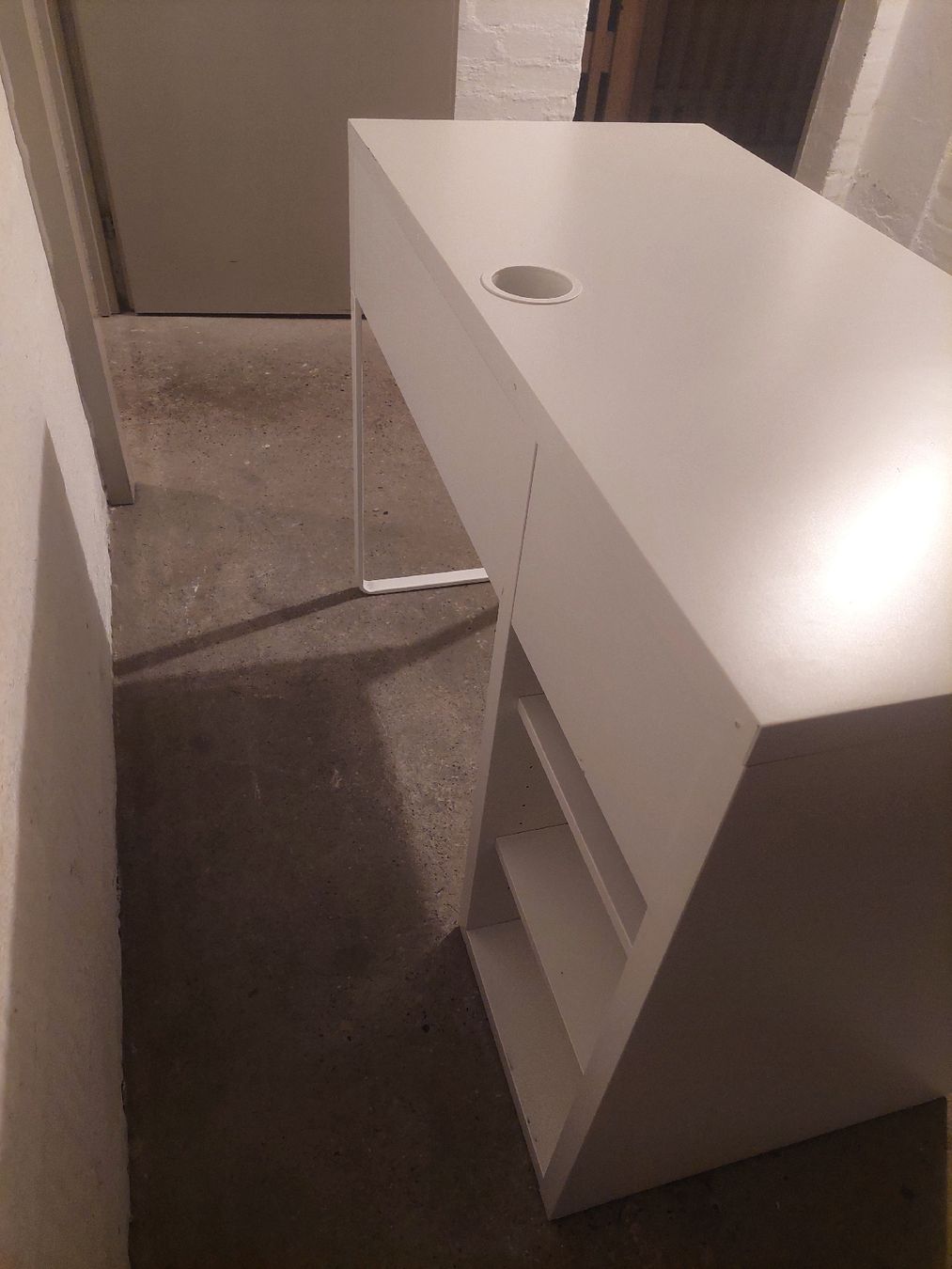 Scrivanie: Ikea Schreibtisch MICKE – Usato da Winterthur venduto da ale_t766 4