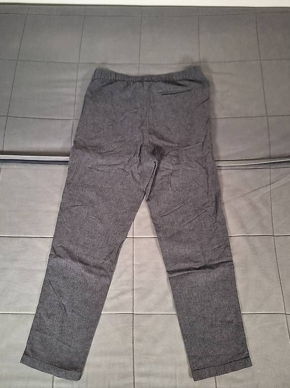 Pantaloni: H&M grey relaxed pants – Usato da Kriens venduto da Jeremyt05 1
