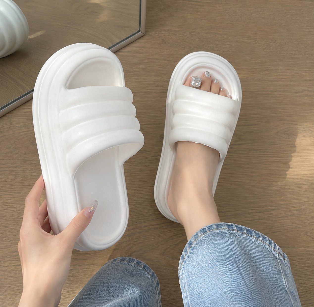 Scarpe da donna: Pantoletten Weiss Plateau Gr. 37 – Nuovo e nell'imballaggio originale da Fully venduto da VaneaSelection 3
