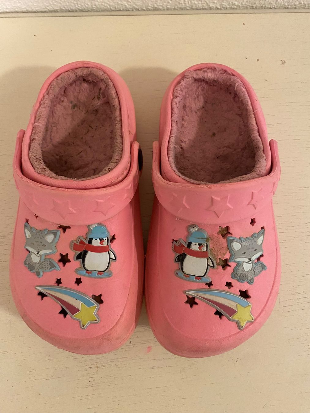 Scarpe per ragazze: Süssi Crocs Hausschuhe, 26 – Usato da Dübendorf venduto da son_hy5t