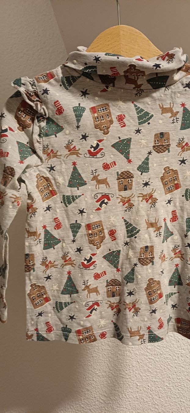 C&A Camicette, T-shirt & Top: Langarmshirt mit Weihnachtsmuster gr.110 – Usato da Riniken venduto da Lessy- 1