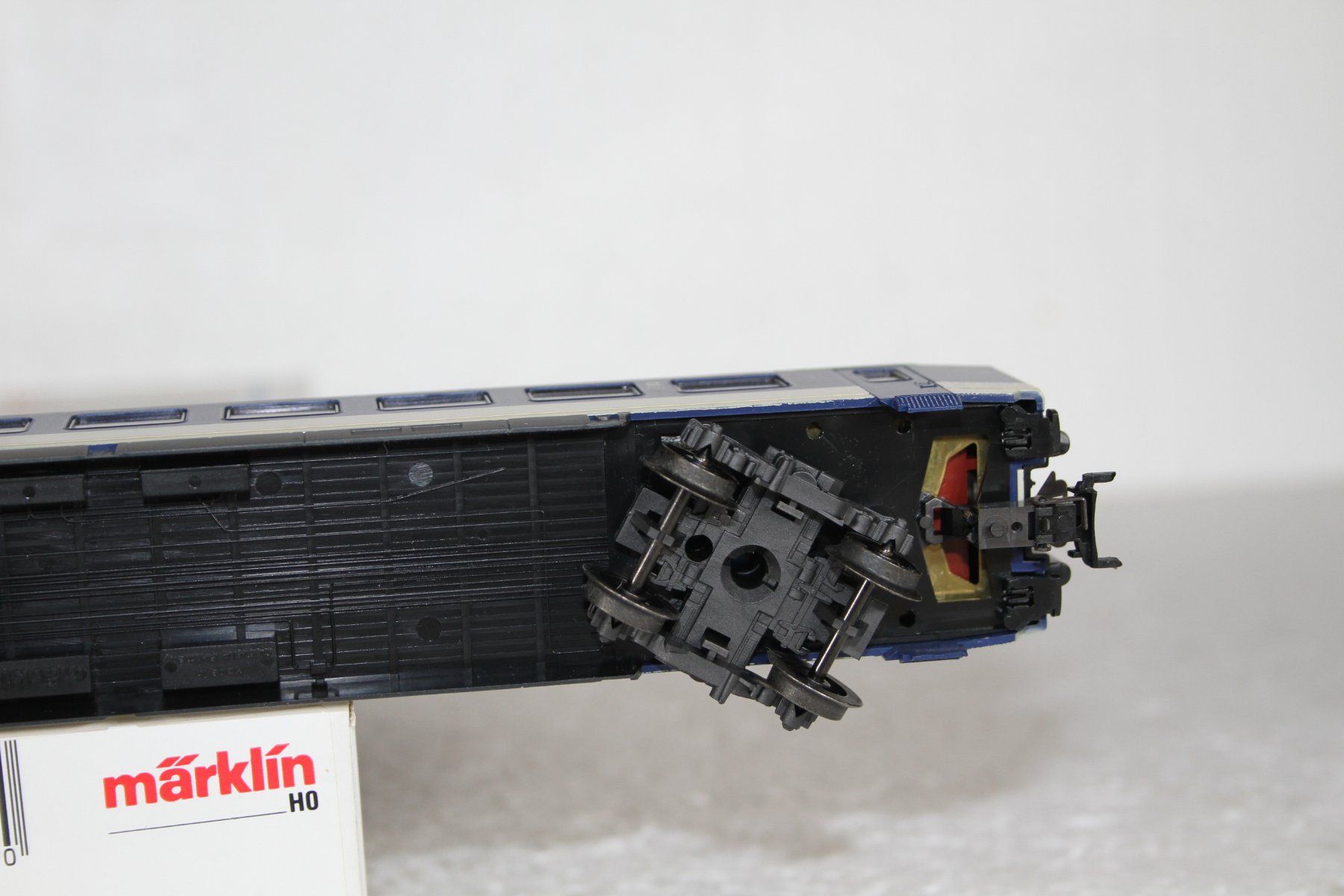 Märklin Modellini di ferrovie: Märklin 4218 BLS 2. Kl. – Usato da Triesen venduto da gleis8 8