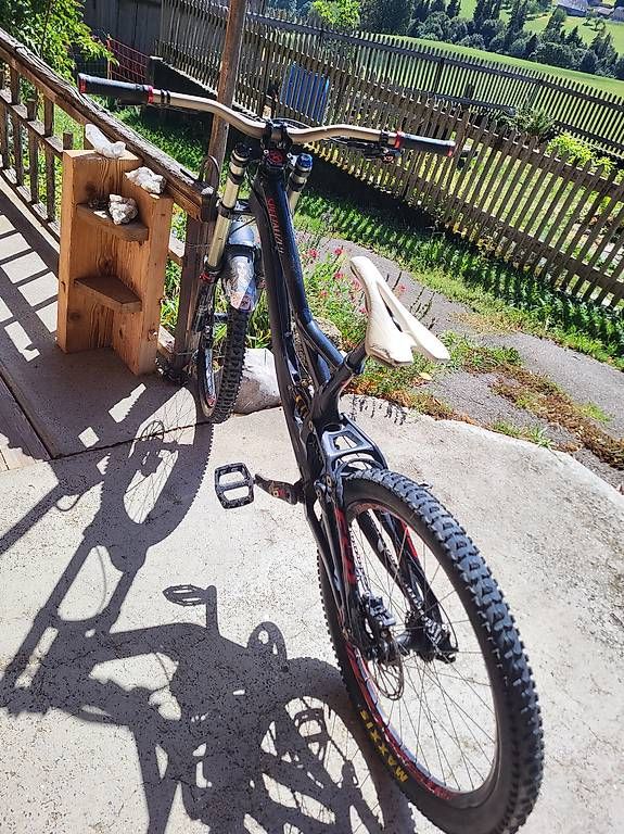 Specialized Vélos: Spezialized Demo 8.2 Downhill – D'occasion à Riffenmatt par KX3688Fam