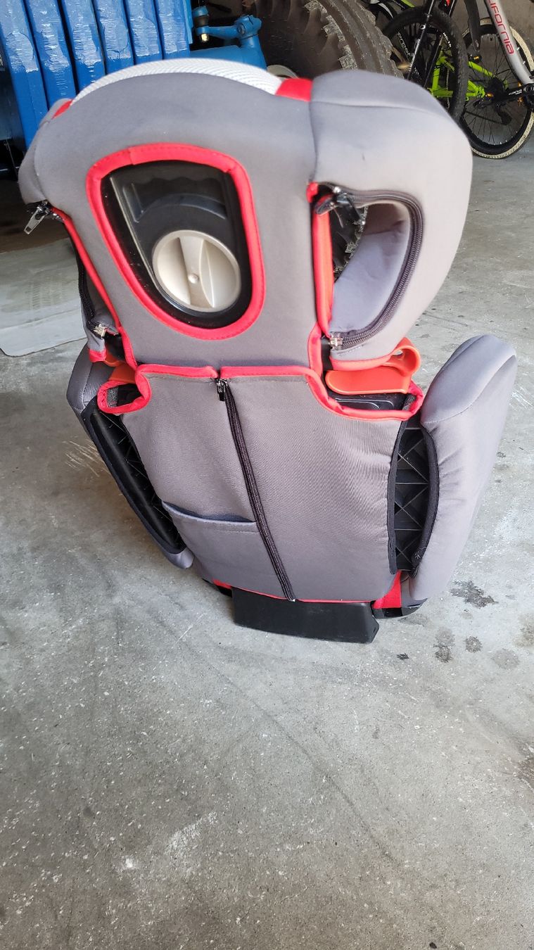 Seggiolini per auto: Kindersitz 15-36 kg – Usato da Ormalingen venduto da FOMOCO1 1