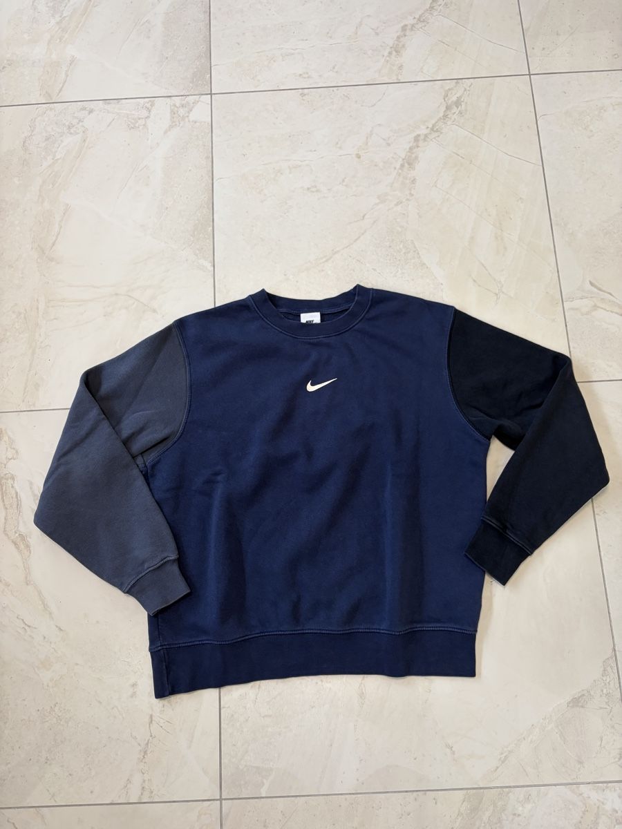 Nike Pulls & Sweat-shirts: Nike Sweatshirt Dunkelblau – D'occasion à Bronschhofen par elvis75.
