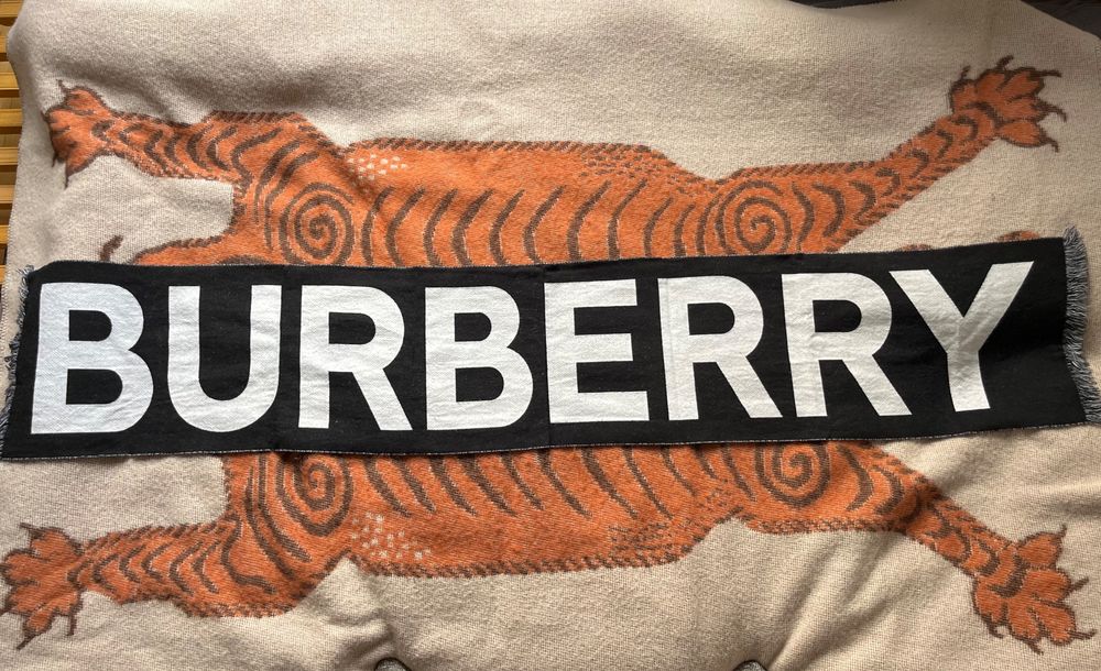 Burberry cheap glitter scarf