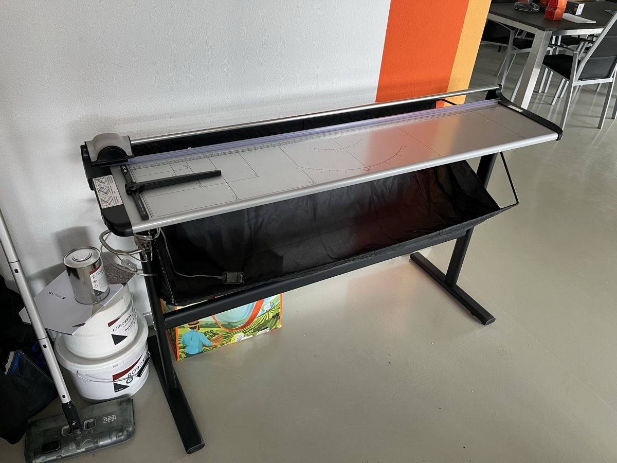Altro materiale per ufficio: Olympia Massicot de coupe TR 1307 - A0 – Usato da St-Cergue venduto da Stekuff