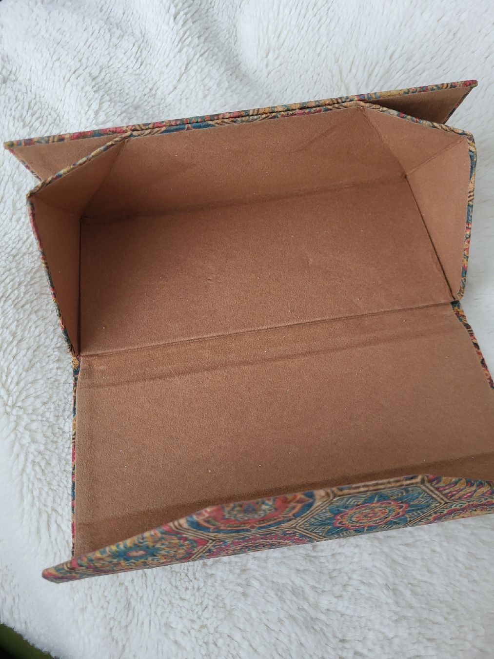 Altro in  Abbigliamento & Accessori: Brillen Etui mit Muster aus Kork  – Nuovo (secondo la descrizione) da Winterthur venduto da GAM90 2