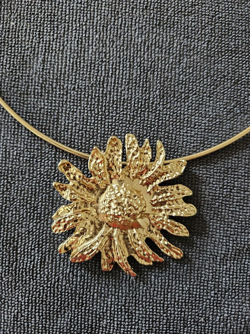 Catenine: Halskette mit Blumenanhänger – Nuovo e nell'imballaggio originale da Würenlos venduto da Rachel017 1