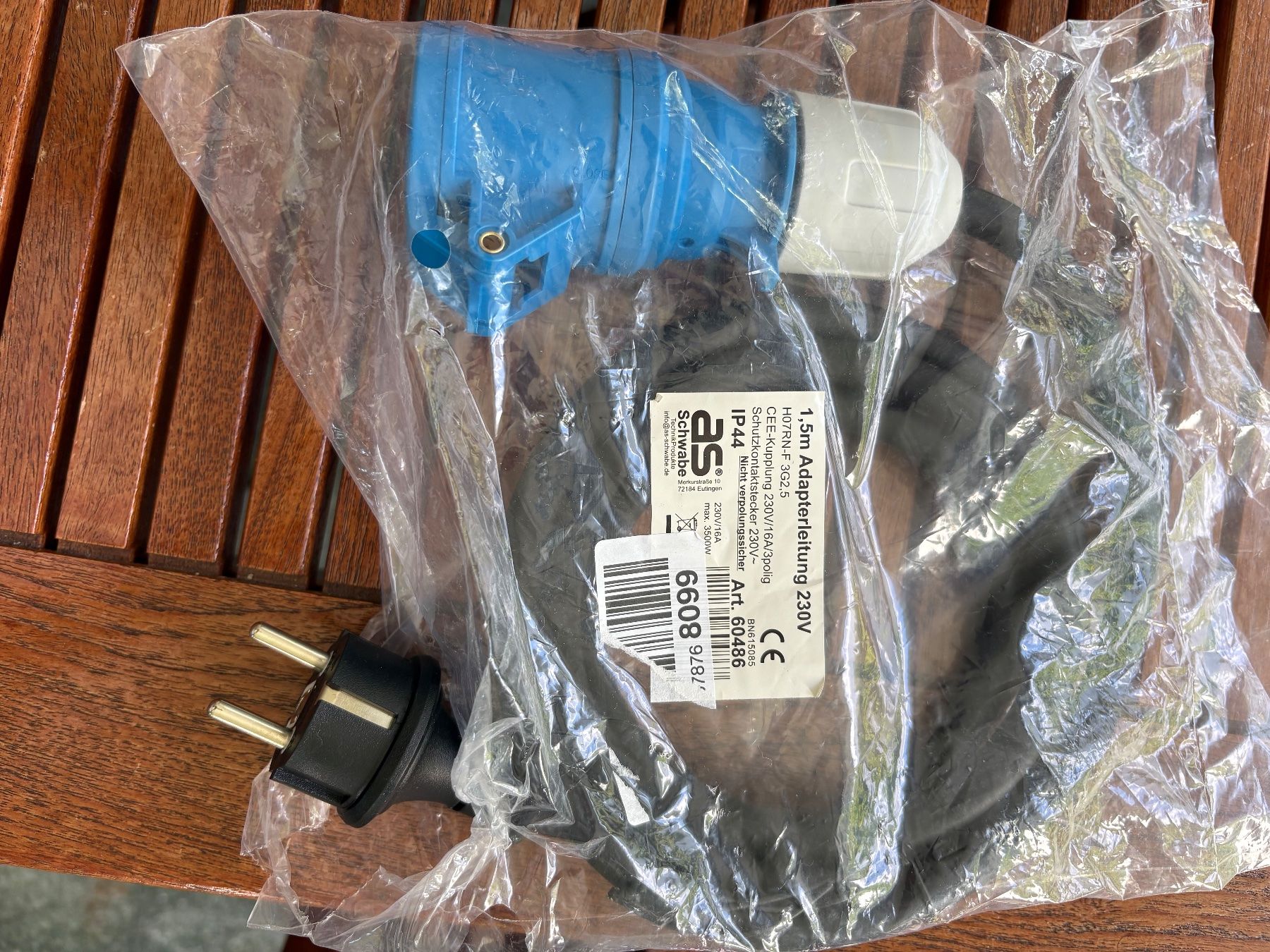 Cavi: Camping Adapterleitung 230V, NEU – Usato da Zürich venduto da Ajnos0