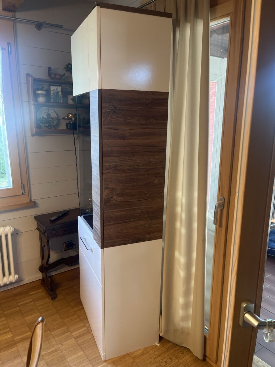 Vetrine: Vitrinenschrank weiss mit Glastüre – Usato da Niederhelfenschwil venduto da mil_8r9m 2