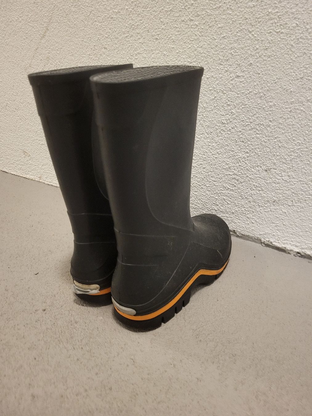 Schuhe für Jungen: Gummistiefel Grösse 33 – Gebraucht aus Affoltern am Albis von Avogadra 1