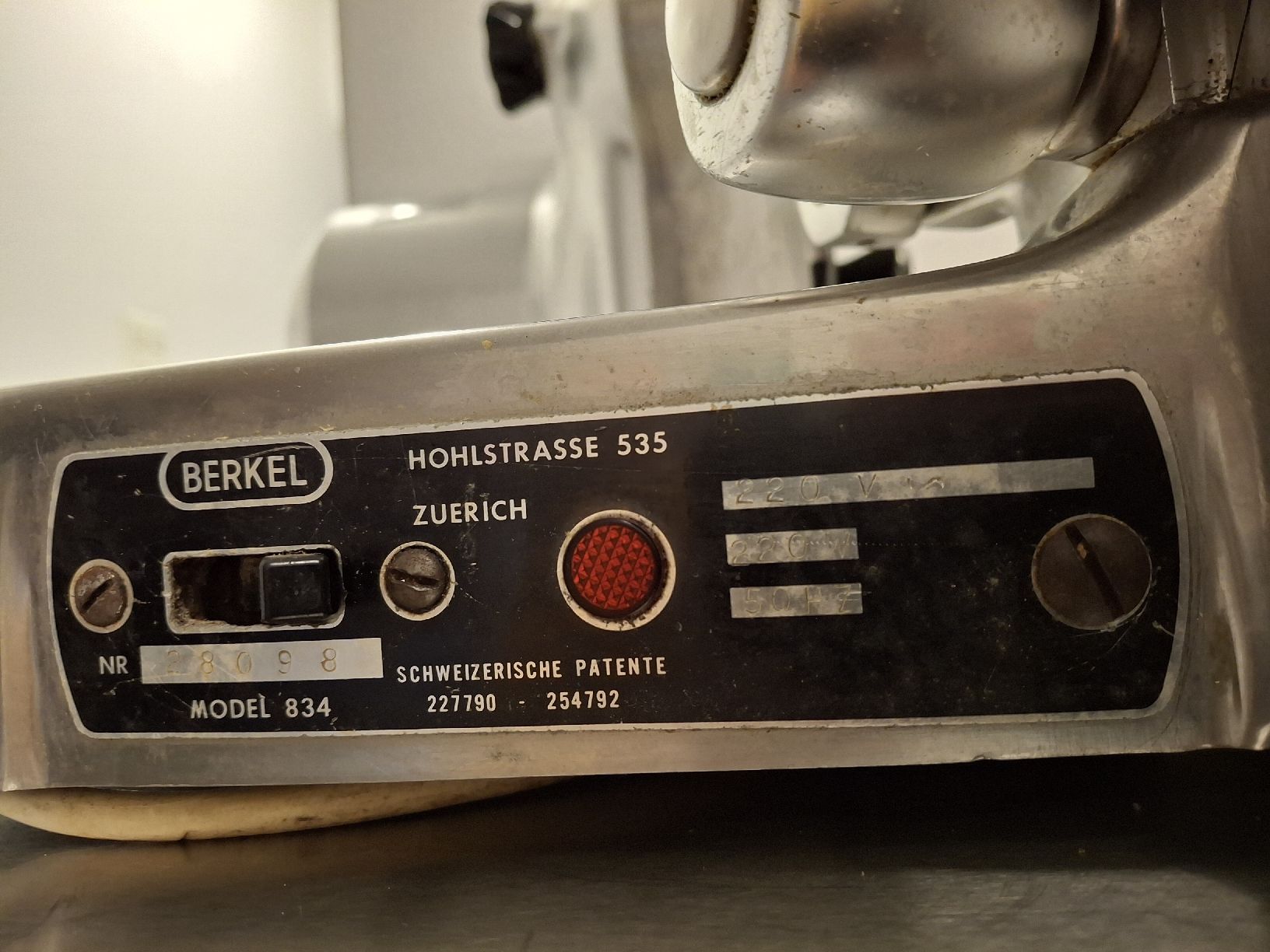 Berkel Elettrodomestici da cucina: Aufschnitt Maschine – Usato da Bern venduto da Sahlenweidli 2