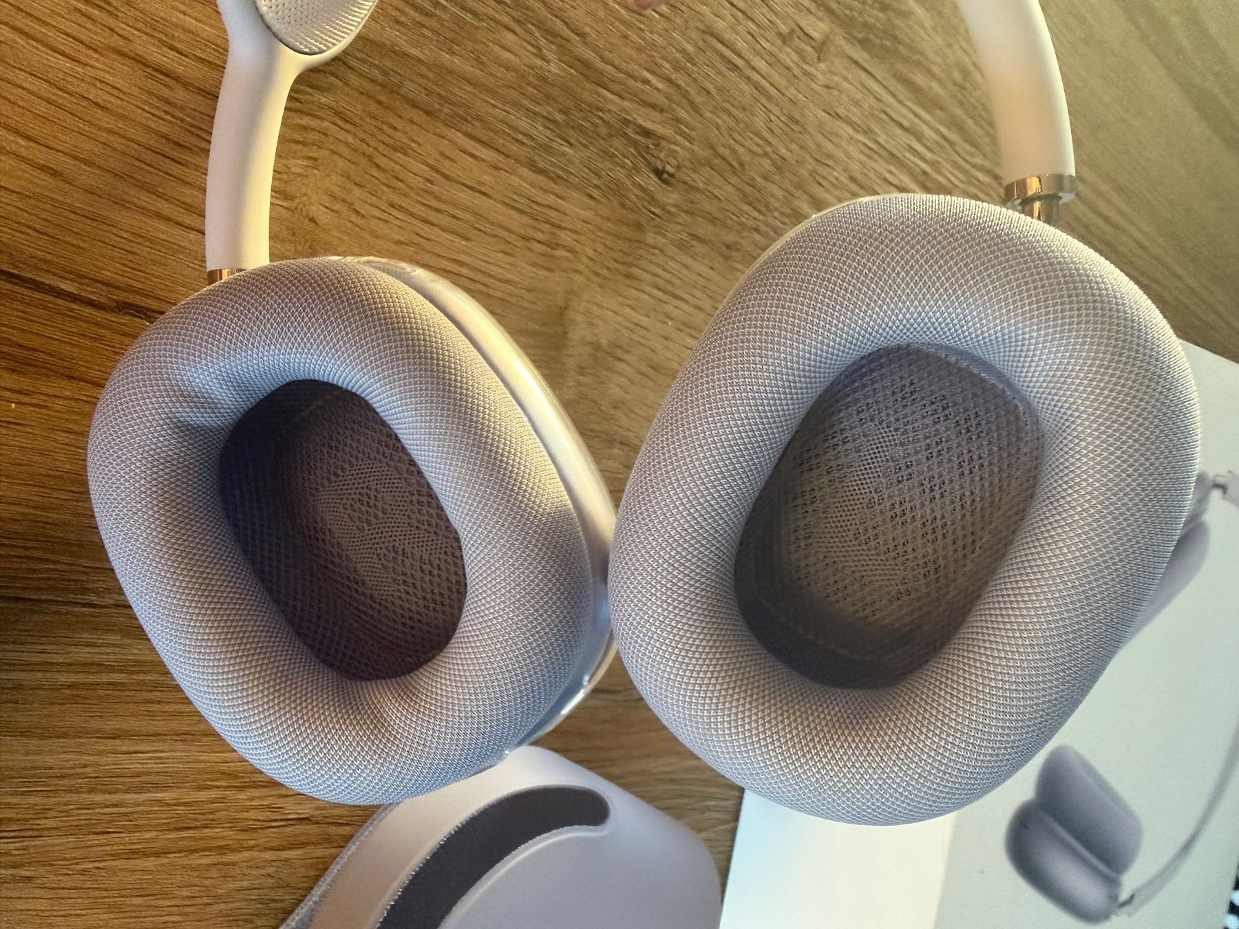 Apple Casques audio: AirPods Max Purple – D'occasion à Bonstetten par Johanne_Lamalle 2