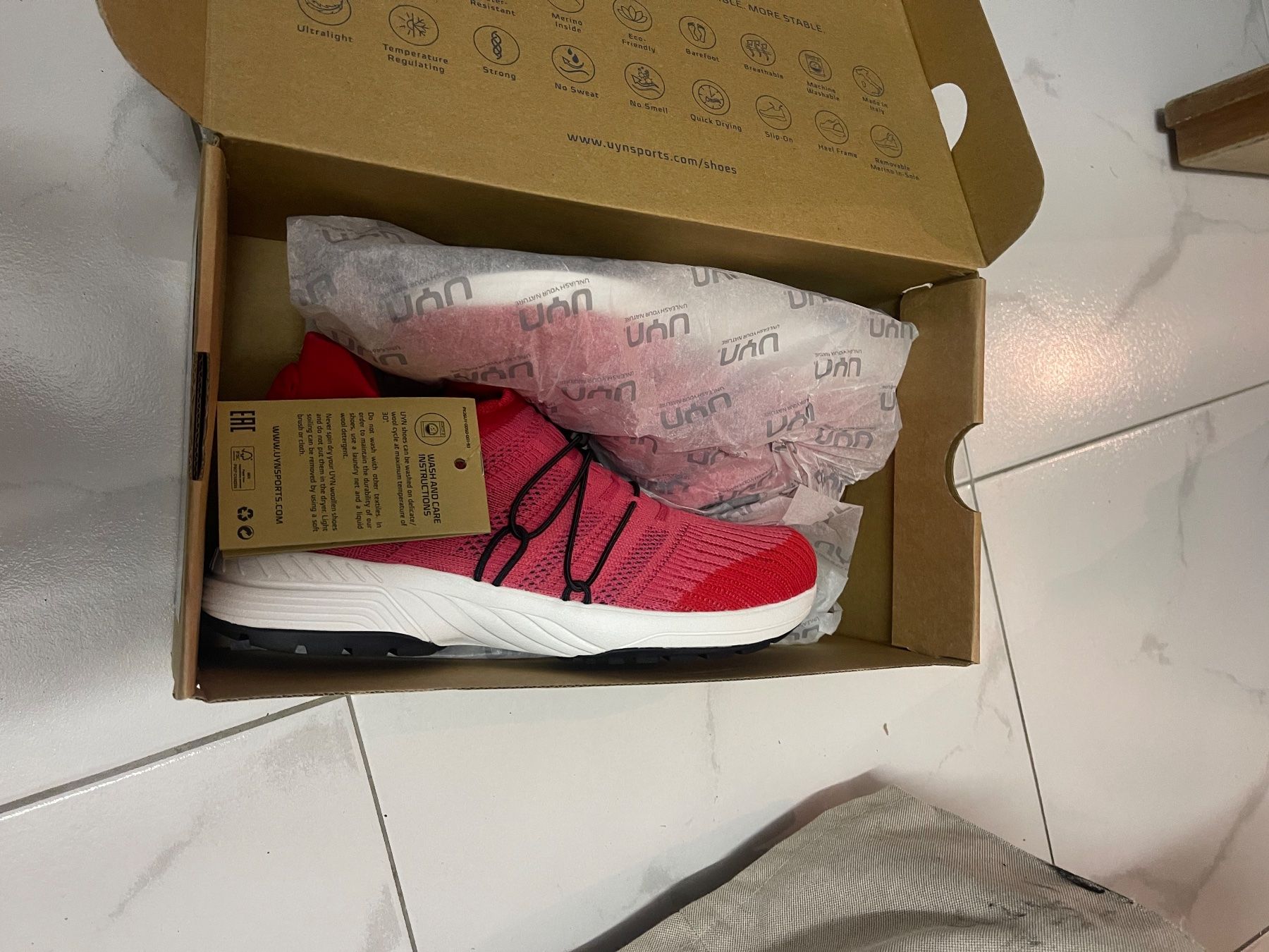 UYN Scarpe da donna: Chaussures uyn 37 – Usato da Sembrancher venduto da inf_9yyl