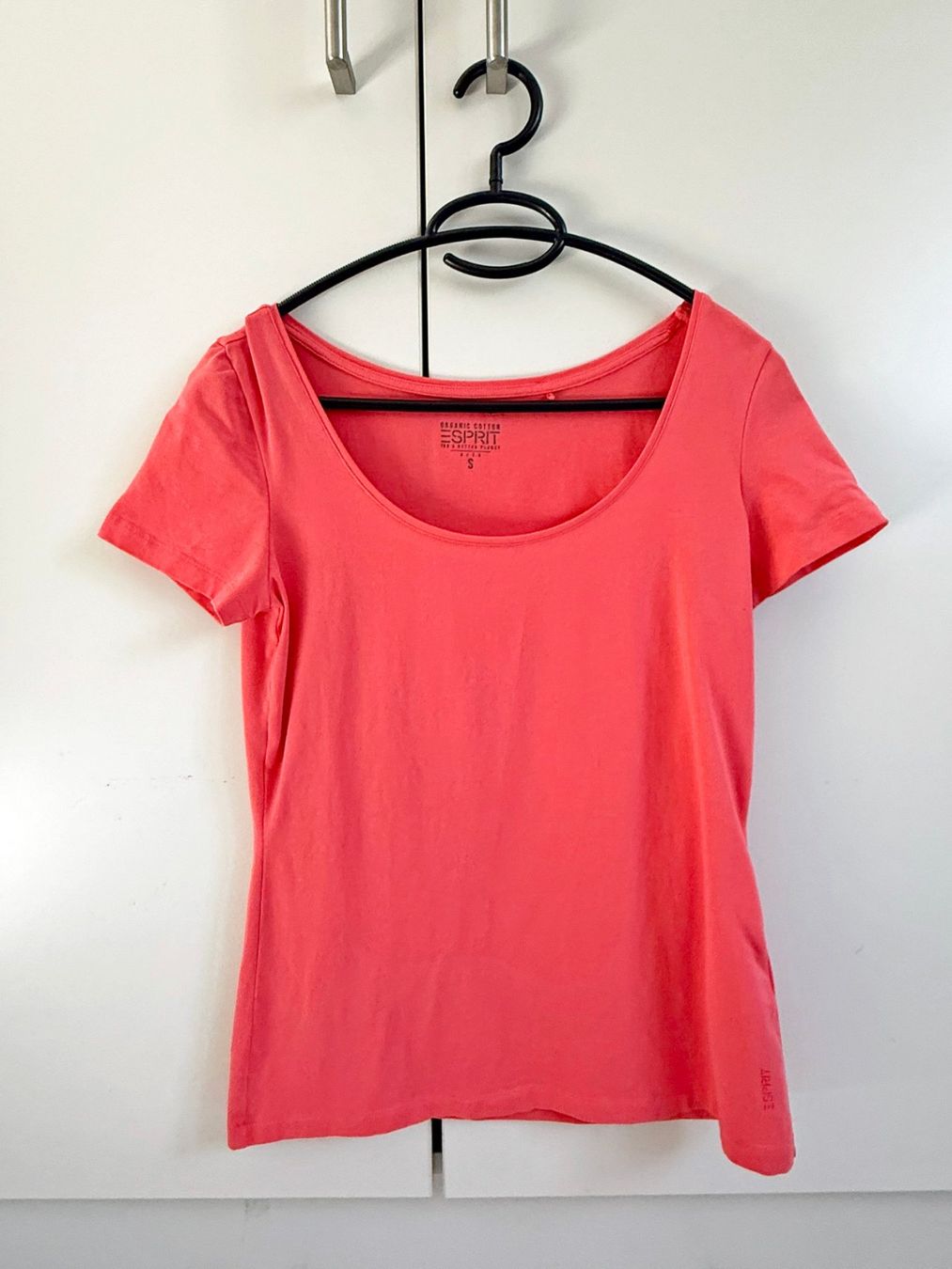 T-shirt: Kurzarmshirt Esprit - Coral - Grösse S – Usato da Eschenbach SG venduto da Sums