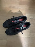 Crampons Nike noir 43 (taille 42)