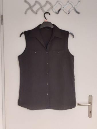 Schwarze Bluse ohne Ärmel, perfekt für jedes Outfit, Gr L