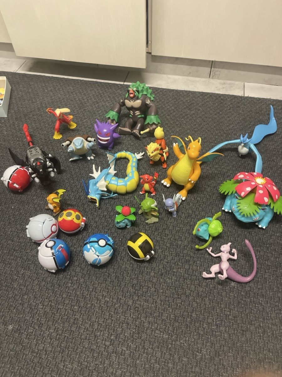 Pokémon Statuette: Lot Pokemoon Figuren diverse Grössen – Usato da Bad Zurzach venduto da Cuore34
