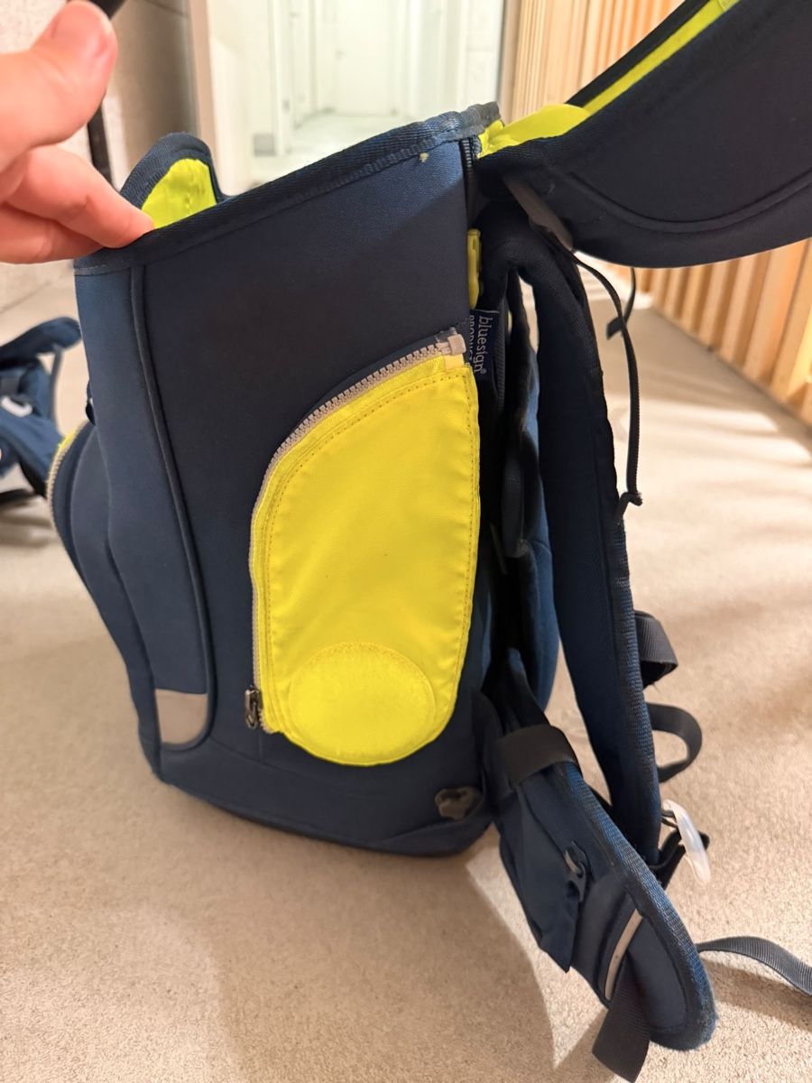 Ergobag Rucksäcke: ergobag Schulranzen Set gebraucht guter Zustand dunkelblau  – Gebraucht aus Rümlang von VOS_R 2