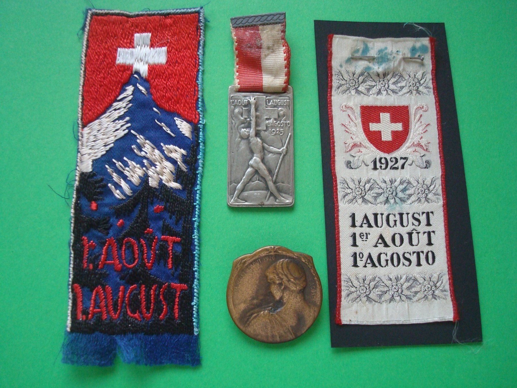 Placchette & Badge: Abzeichen 1. August 1924-25-26-27 – Usato da Riehen venduto da Baerewaegli