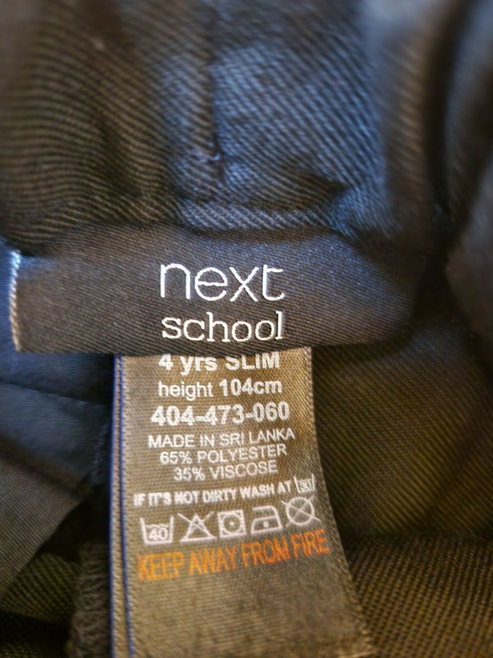 Next Hosen: Schicke Hose next slim 104 – Gebraucht aus Giswil von movo08 1