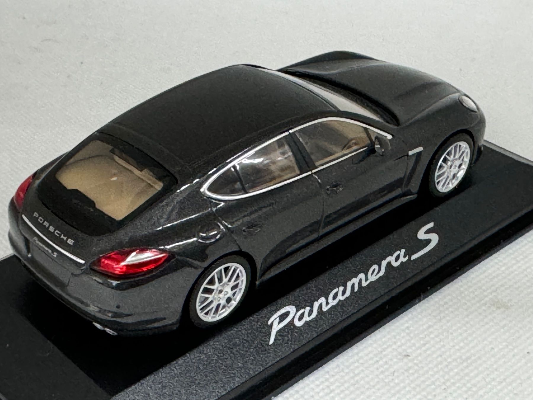 Porsche Modellautos: PORSCHE Panamera Minichamps 1:43 – Neu und originalverpackt aus Luzern von aa43modelcars-Luzern 3