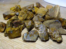 BOULDER ROH OPAL ** 2500 karat ** Lot Vollelektrische Feuer