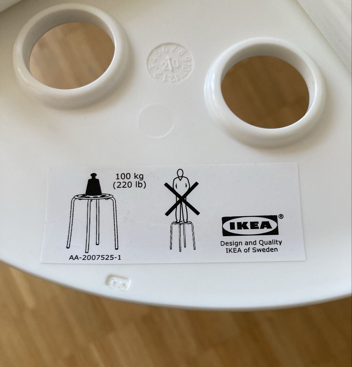 Ikea Sgabelli: 4 Ikea Hocker weiss Metall/Kunstoff – Usato da Zwingen venduto da Kult2000 4