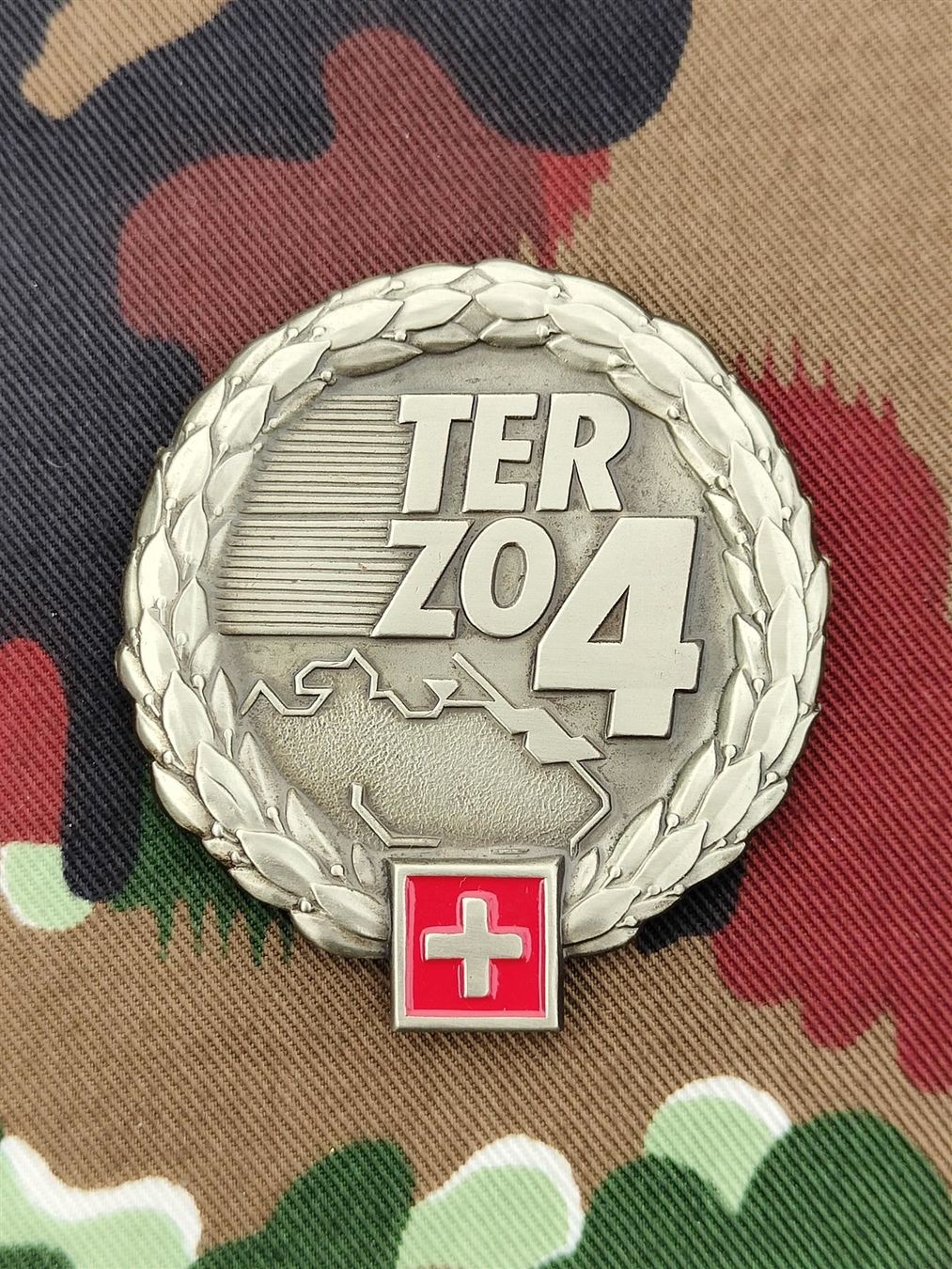 Placchette & Badge: Béretemblem Territorialzone 4 Variante 2 – Usato da Bauma venduto da SwissMilitaria